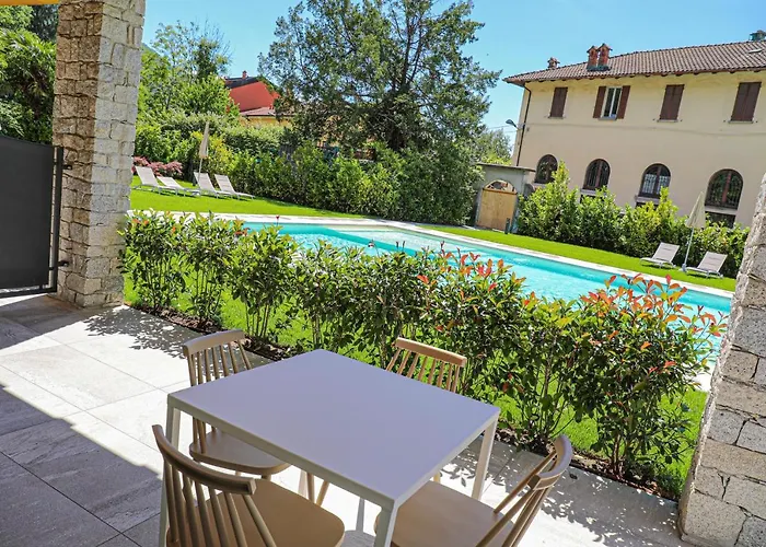 House & Pool
