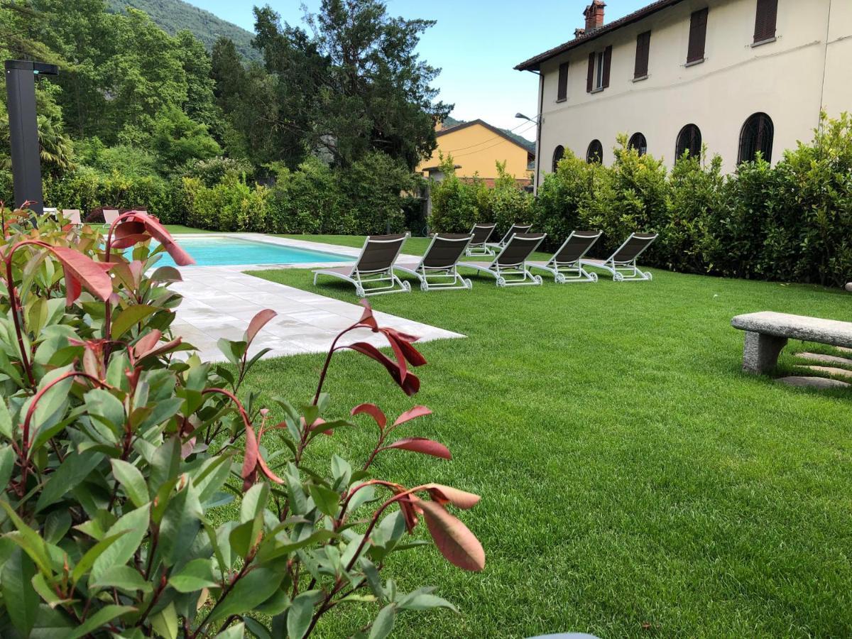 Apartment House & Pool *